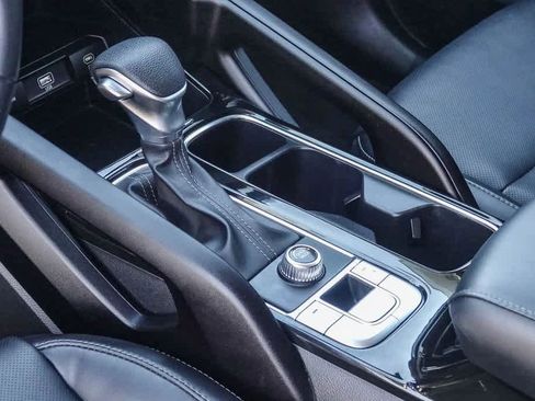 Certified 2025 Kia Telluride LX image 18