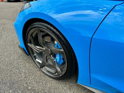 Used 2021 Chevrolet Corvette Stingray Coupe w/ Engine Appearance Package RWD image 27