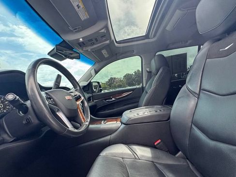 Used 2015 Cadillac Escalade Luxury AWD/4WD image 20