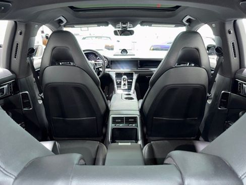Used 2018 Porsche Panamera RWD image 14