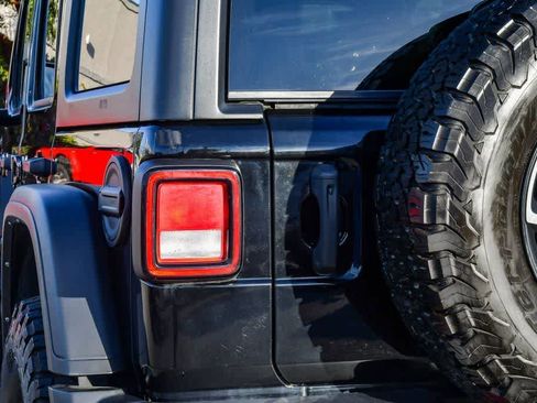 Used 2022 Jeep Wrangler Unlimited Rubicon image 9