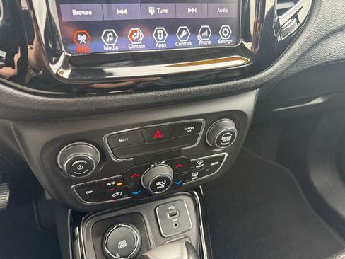 Used 2018 Jeep Compass Limited image 27