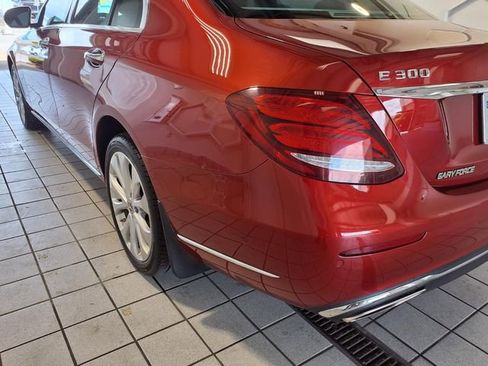 Used 2017 Mercedes-Benz E 300 4MATIC image 23