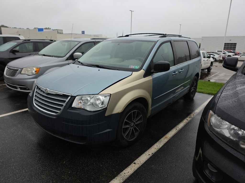 Used 2010 Chrysler Town & Country LX w/ Entertainment Group #1 FWD image 1