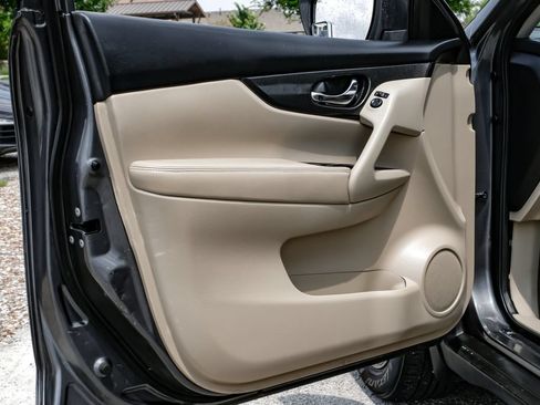 Used 2014 Nissan Rogue SL FWD image 36