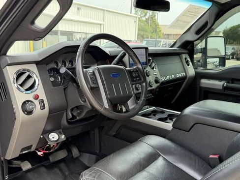 Used 2015 Ford F250 Lariat w/ Lariat Interior Package AWD/4WD image 14