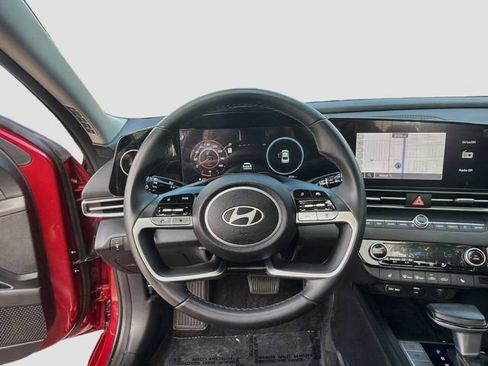 Certified 2025 Hyundai Elantra SEL FWD image 24