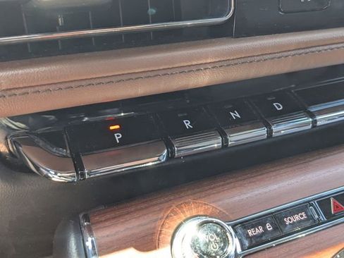 Used 2023 Lincoln Aviator Reserve w/ Equipment Group 201A RWD image 20