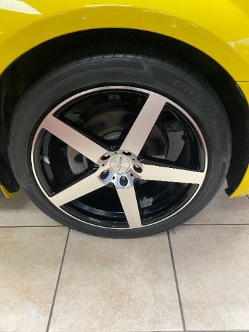 Used 2015 Chevrolet Camaro LT RWD image 24