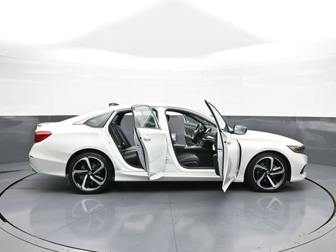 Used 2022 Honda Accord Sport image 41