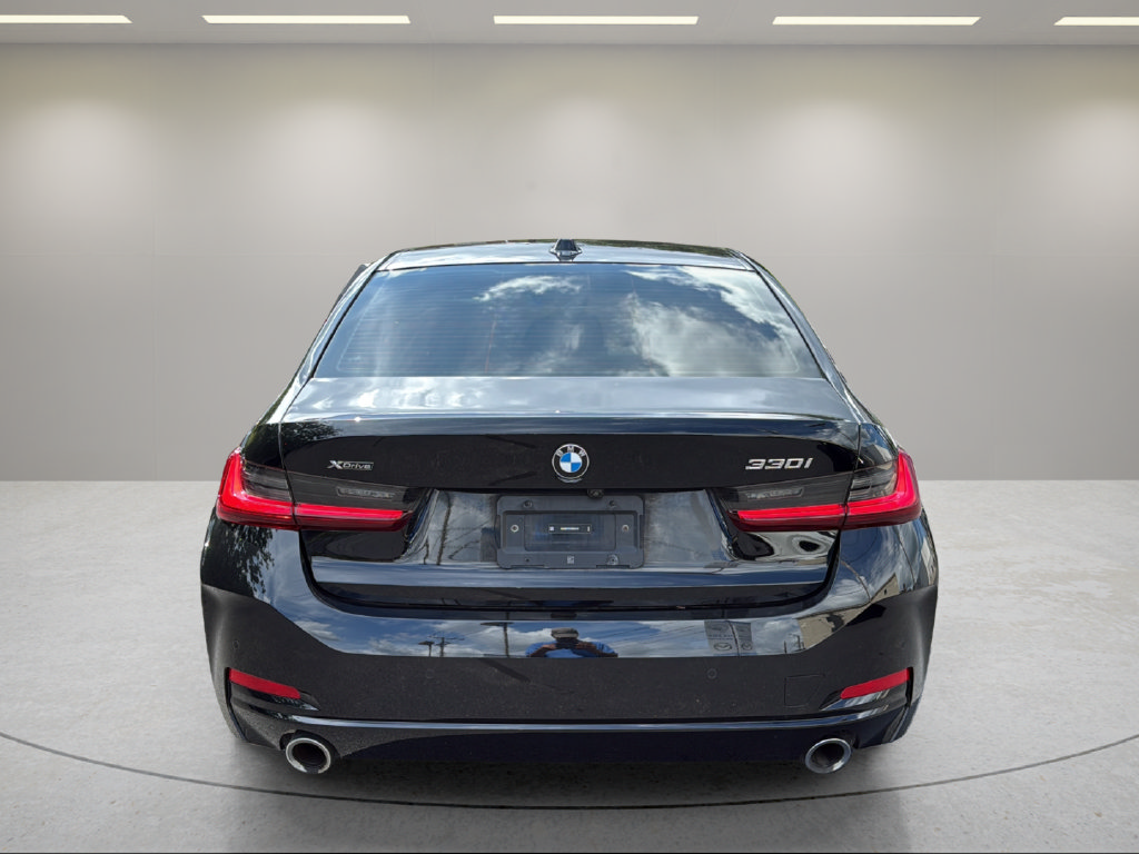 Used 2024 BMW 330i xDrive Sedan w/ Premium Package AWD/4WD image 7
