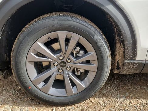 New 2026 Ford Explorer Active w/ Active Comfort Package AWD/4WD image 12