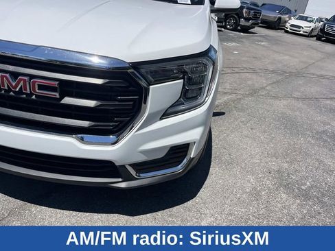 Used 2024 GMC Terrain SLE AWD/4WD image 11