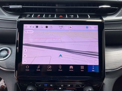 New 2025 Jeep Grand Cherokee Overland w/ Trailer Tow Package AWD/4WD image 17