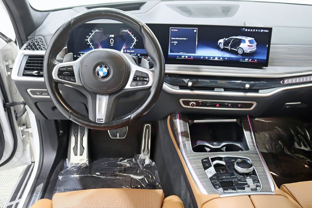Used 2024 BMW X7 xDrive40i w/ M Sport Package AWD/4WD image 13