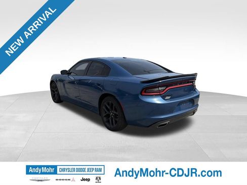 Used 2020 Dodge Charger SXT w/ Blacktop Package RWD image 5