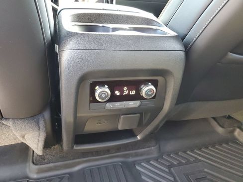 Used 2025 GMC Acadia AT4 AWD/4WD image 15