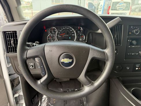 Used 2025 Chevrolet Express 3500 LT w/ LT Preferred Equipment Group RWD image 13