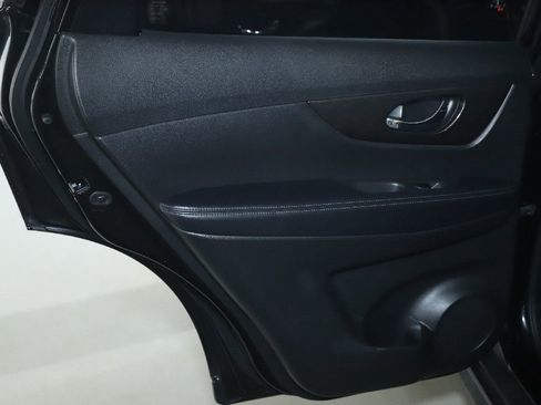 Used 2020 Nissan Rogue SV FWD image 13