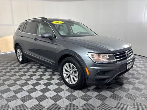 Used 2018 Volkswagen Tiguan SE w/ 3rd Row Seat Package AWD/4WD image 37