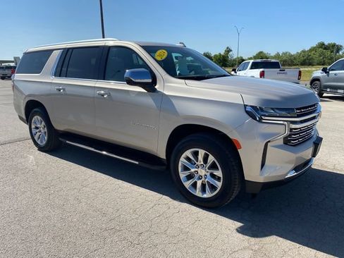 Used 2024 Chevrolet Suburban Premier AWD/4WD image 8