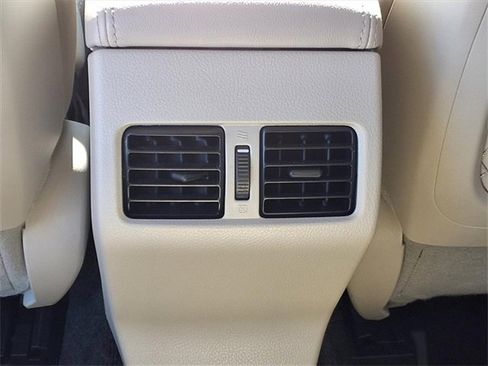 Used 2014 Subaru Outback 2.5i Limited image 11