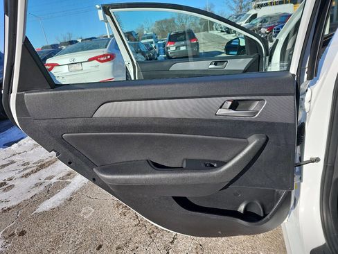 Used 2018 Hyundai Sonata SEL w/ Cargo Package image 10