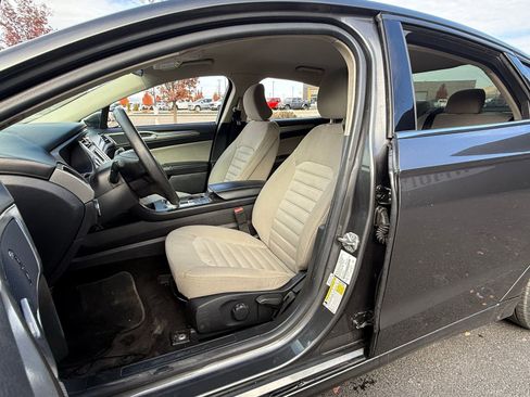 Used 2017 Ford Fusion S image 7