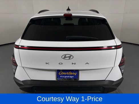 Used 2024 Hyundai Kona SEL FWD image 9
