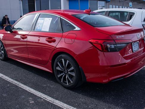 Used 2022 Honda Civic EX image 3