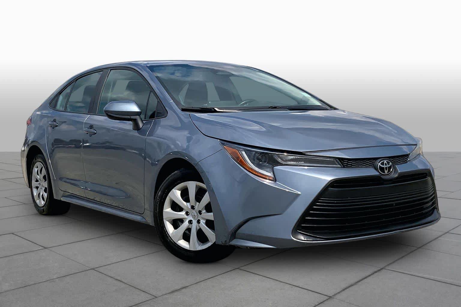 Used 2024 Toyota Corolla LE FWD image 3