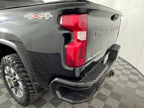 Used 2022 Chevrolet Silverado 2500 Custom w/ Custom Value Package image 13