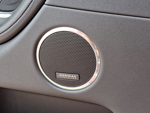 Certified 2025 Land Rover Discovery Sport Dynamic SE image 24