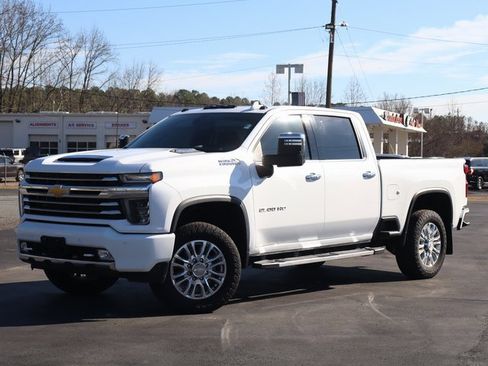 Used 2020 Chevrolet Silverado 2500 High Country w/ Technology Package image 2