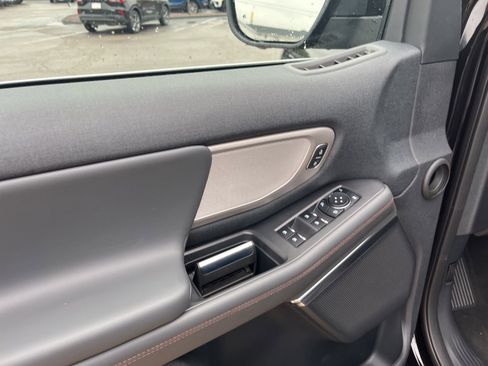 New 2025 Ford Expedition Active image 39