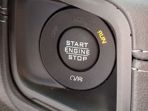 Used 2024 Jeep Wrangler Unlimited Rubicon w/ Technology Group AWD/4WD image 25