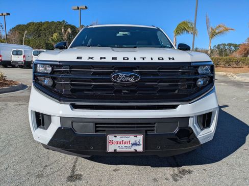 New 2025 Ford Expedition Platinum w/ Stealth Performance Package image 10