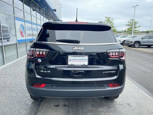 Used 2024 Jeep Compass Limited w/ Sun and Sound Group AWD/4WD image 32