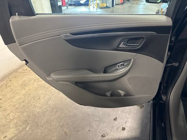 Used 2018 Chevrolet Impala LT w/ LT Convenience Package FWD image 31