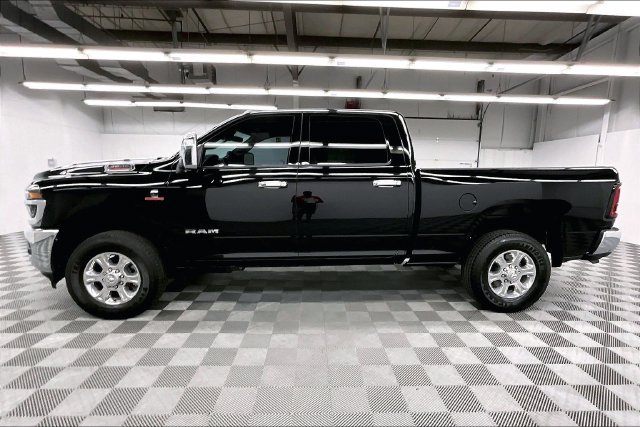 Used 2025 RAM 3500 Big Horn AWD/4WD image 14