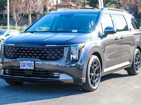 New 2025 Kia Carnival SX Prestige image 4