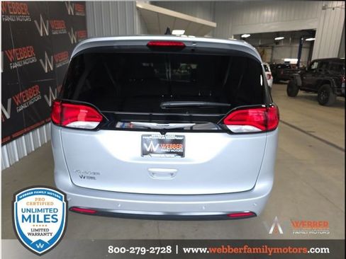 New 2026 Chrysler Voyager LX image 5