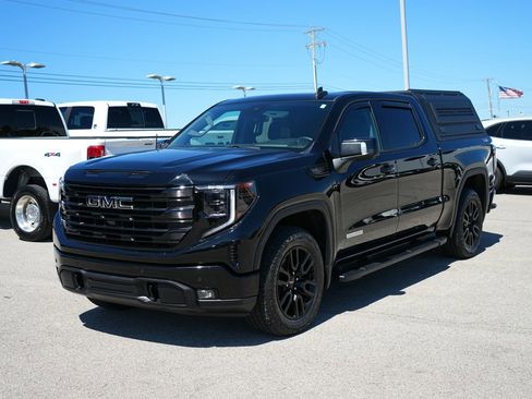 Used 2024 GMC Sierra 1500 Elevation w/ Elevation Premium Package AWD/4WD image 12