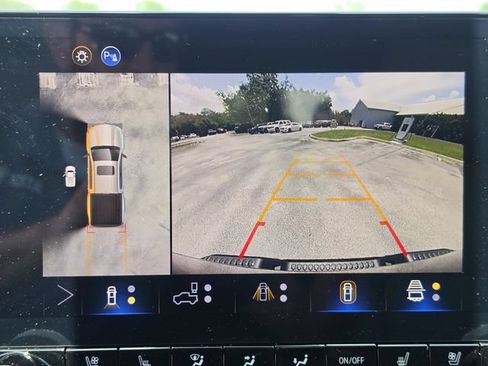 New 2026 Chevrolet Colorado ZR2 w/ Technology Package AWD/4WD image 27