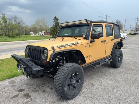 Used 2013 Jeep Wrangler Unlimited Sport w/ Connectivity Group AWD/4WD image 3