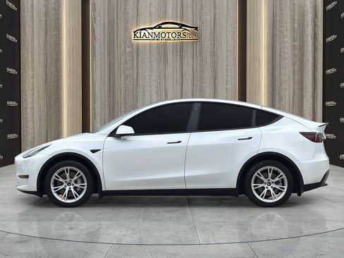 Used 2021 Tesla Model Y Long Range AWD/4WD image 8