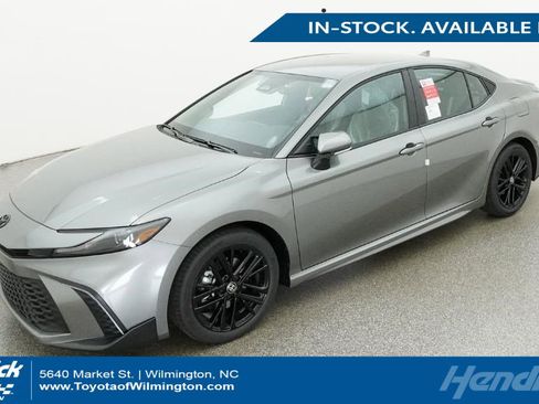 New 2026 Toyota Camry SE FWD image 1