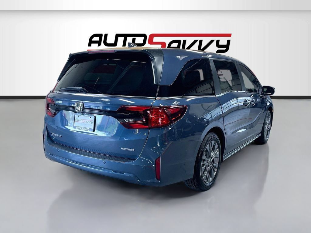 Used 2025 Honda Odyssey Touring image 7