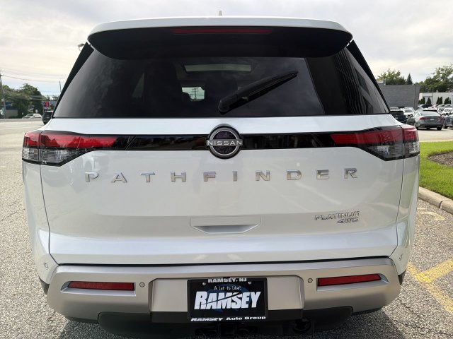Certified 2024 Nissan Pathfinder Platinum w/ Cargo Package AWD/4WD image 27