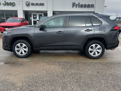 Used 2021 Toyota RAV4 LE image 9